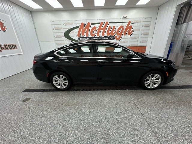 Used 2016 Chrysler 200 Limited with VIN 1C3CCCAB4GN114302 for sale in Zanesville, OH