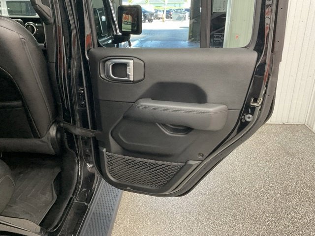 2022 Jeep Wrangler Unlimited Sahara Altitude 4x4