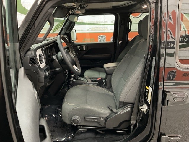 2024 Jeep Wrangler 4-Door Sahara 4x4