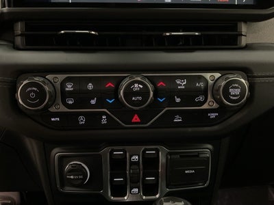 2024 Jeep Wrangler 4-Door Sahara 4x4