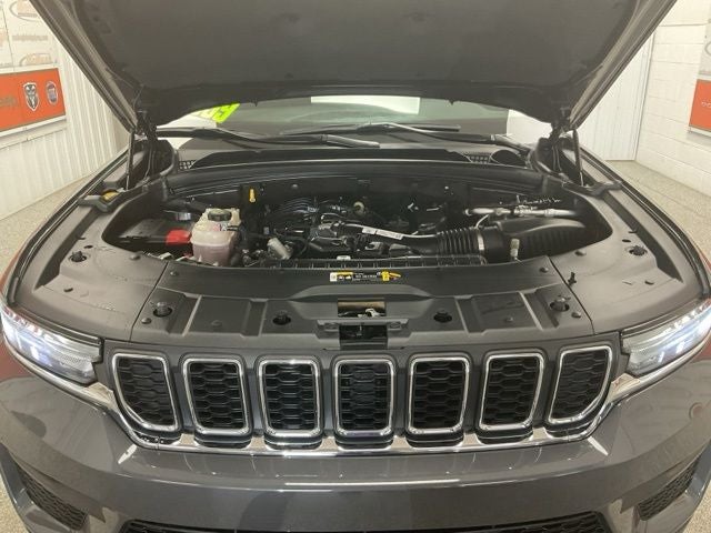2023 Jeep Grand Cherokee Laredo 4x4