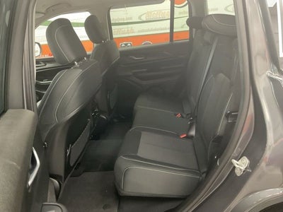 2023 Jeep Grand Cherokee Laredo 4x4