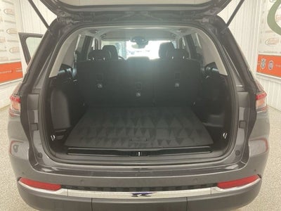 2023 Jeep Grand Cherokee Laredo 4x4