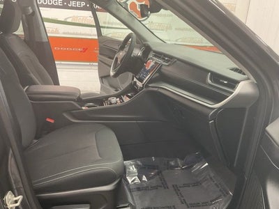 2023 Jeep Grand Cherokee Laredo 4x4