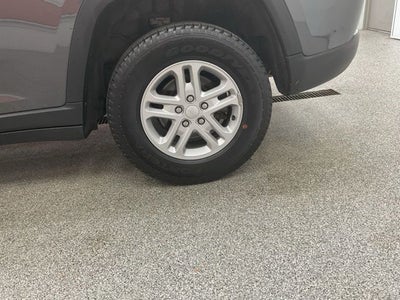 2023 Jeep Grand Cherokee Laredo 4x4