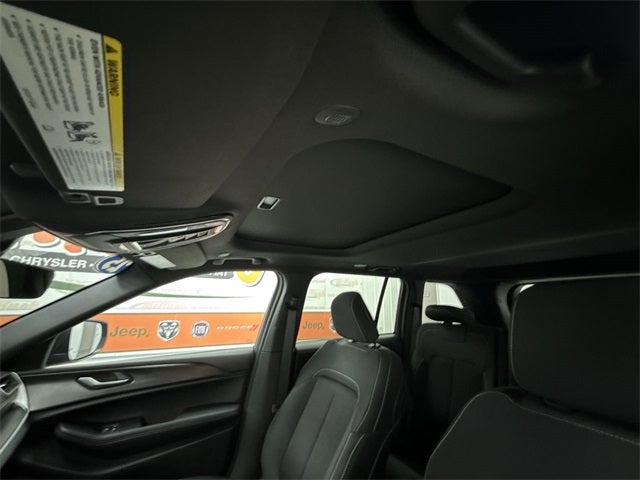 2025 Jeep Grand Cherokee Laredo X 4x4