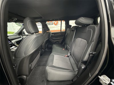 2025 Jeep Grand Cherokee Laredo X 4x4