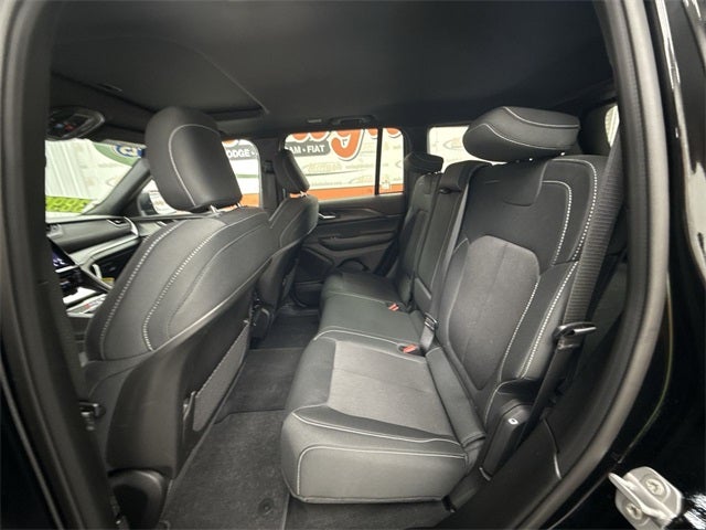 2025 Jeep Grand Cherokee Laredo X 4x4