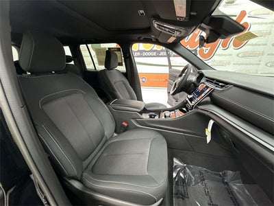 2025 Jeep Grand Cherokee Laredo X 4x4