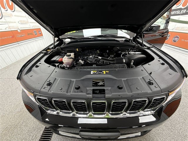 2025 Jeep Grand Cherokee Laredo X 4x4