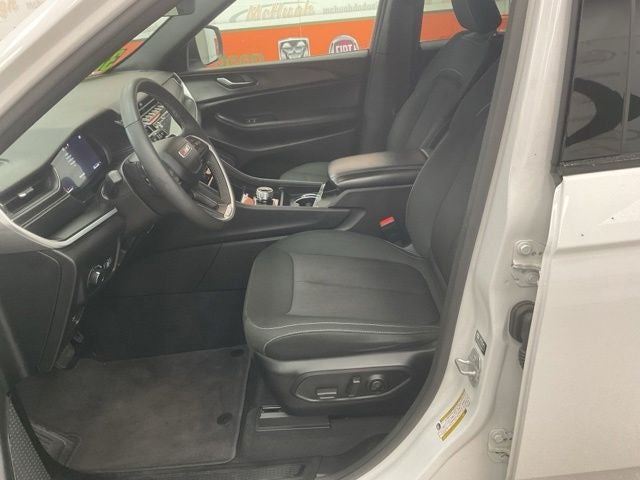 2025 Jeep Grand Cherokee Laredo X 4x4