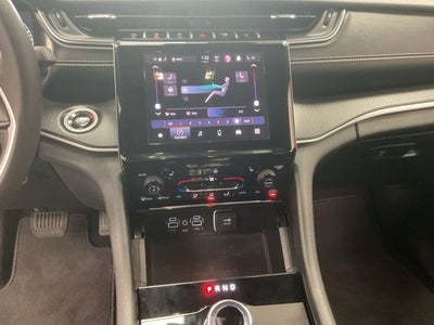 2025 Jeep Grand Cherokee Laredo X 4x4