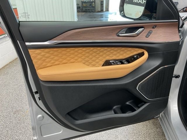 2025 Jeep Grand Cherokee Summit 4x4