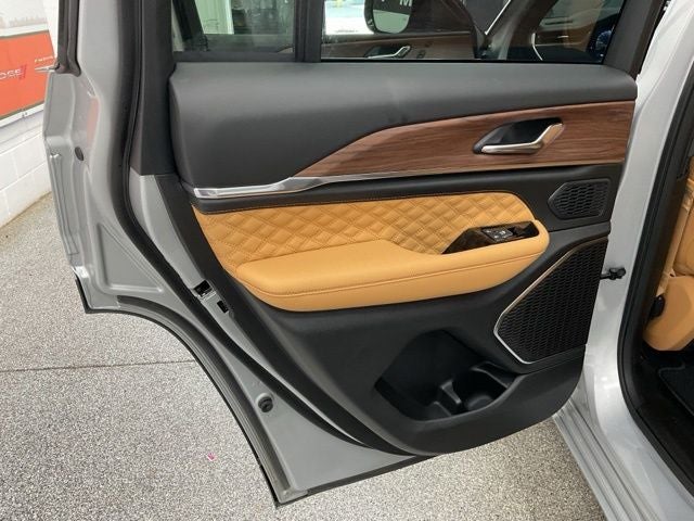2025 Jeep Grand Cherokee Summit 4x4