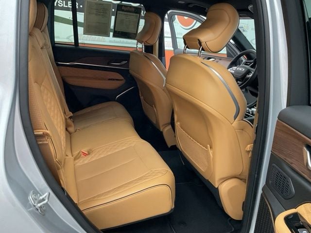 2025 Jeep Grand Cherokee Summit 4x4
