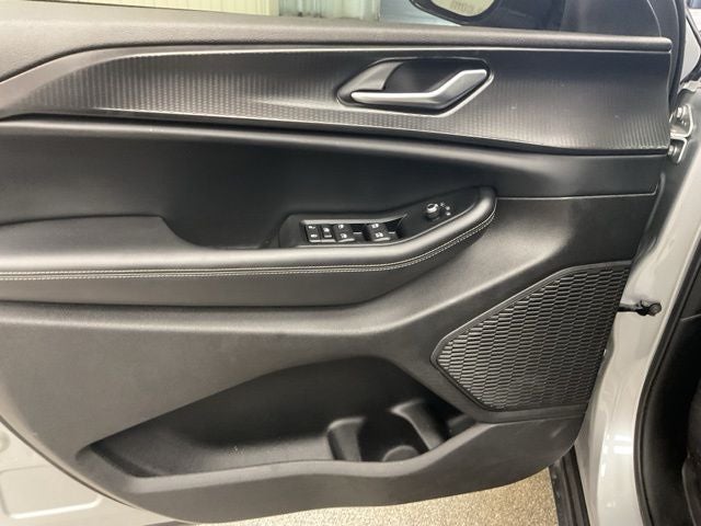 2025 Jeep Grand Cherokee L Altitude X 4x4