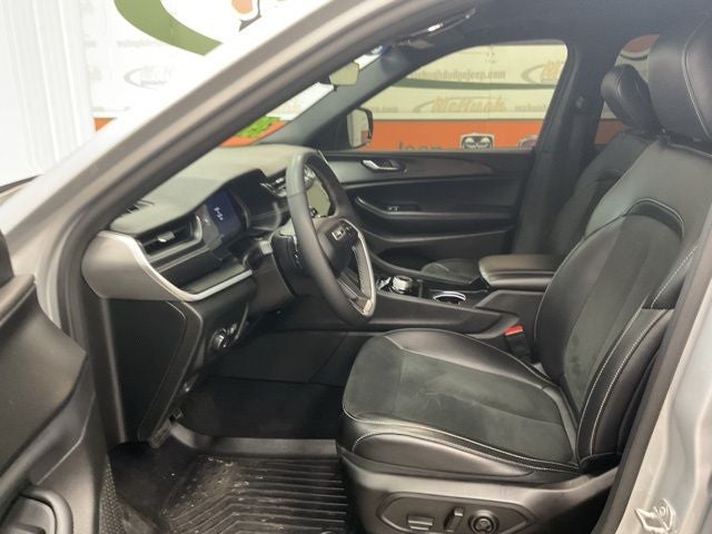 2025 Jeep Grand Cherokee L Altitude X 4x4