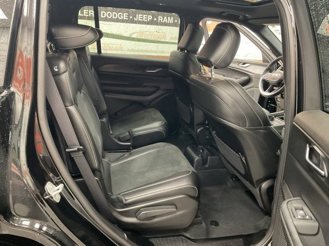 2025 Jeep Grand Cherokee L Altitude X 4x4