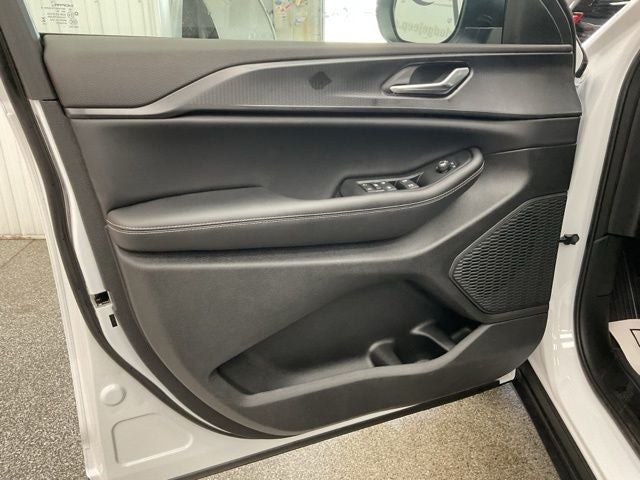 2026 Jeep Grand Cherokee GRAND CHEROKEE L LAREDO X 4X4
