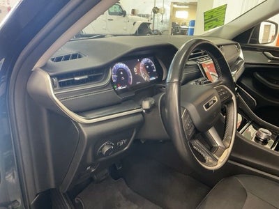 2022 Jeep Grand Cherokee L Laredo 4x4