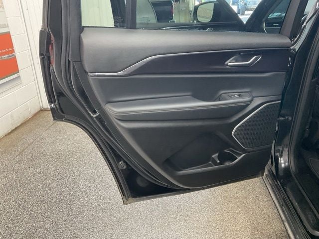 2022 Jeep Grand Cherokee L Laredo 4x4