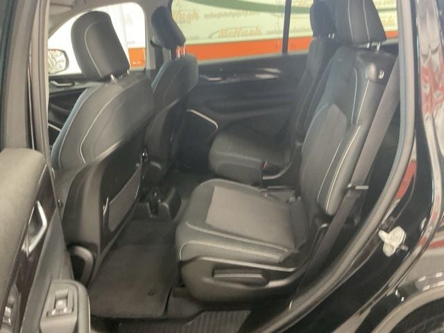2022 Jeep Grand Cherokee L Laredo 4x4