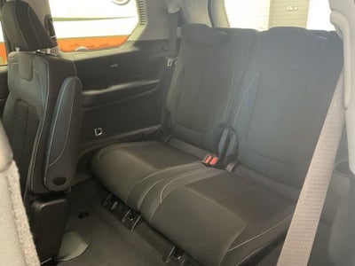 2022 Jeep Grand Cherokee L Laredo 4x4