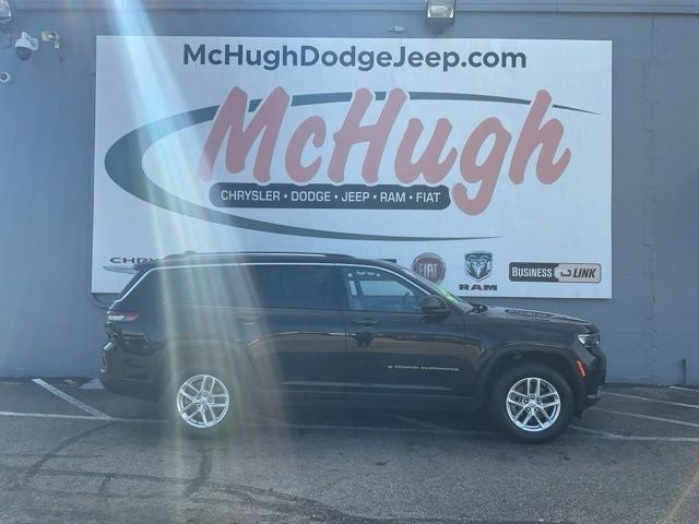 2022 Jeep Grand Cherokee L Laredo 4x4