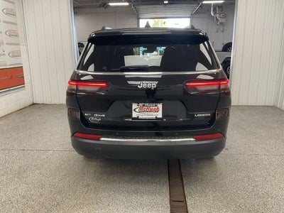 2022 Jeep Grand Cherokee L Laredo 4x4