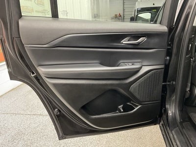 2023 Jeep Grand Cherokee L Laredo 4x4