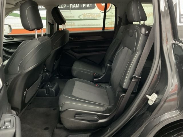 2023 Jeep Grand Cherokee L Laredo 4x4