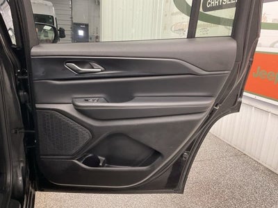 2023 Jeep Grand Cherokee L Laredo 4x4