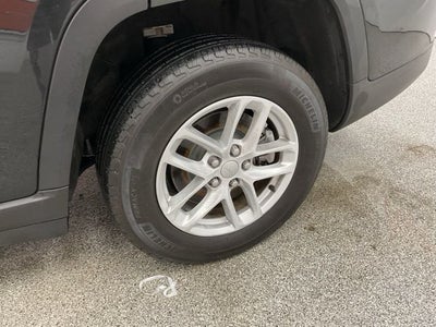 2023 Jeep Grand Cherokee L Laredo 4x4