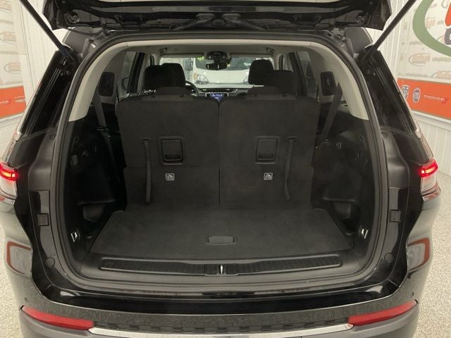 2023 Jeep Grand Cherokee L Laredo 4x4