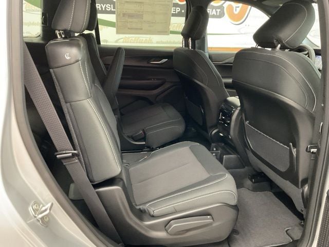 2026 Jeep Grand Cherokee GRAND CHEROKEE L LAREDO X 4X4