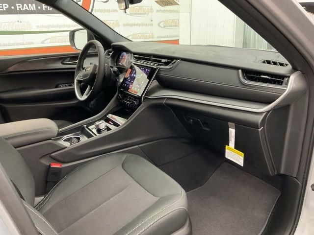 2026 Jeep Grand Cherokee GRAND CHEROKEE L LAREDO X 4X4