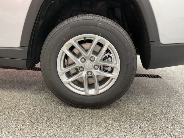 2026 Jeep Grand Cherokee GRAND CHEROKEE L LAREDO X 4X4