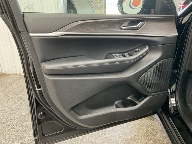 2026 Jeep Grand Cherokee GRAND CHEROKEE L LAREDO ALTITUDE 4X4
