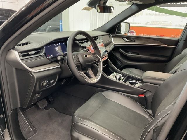 2026 Jeep Grand Cherokee GRAND CHEROKEE L LAREDO ALTITUDE 4X4