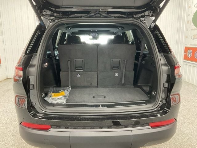 2026 Jeep Grand Cherokee GRAND CHEROKEE L LAREDO ALTITUDE 4X4