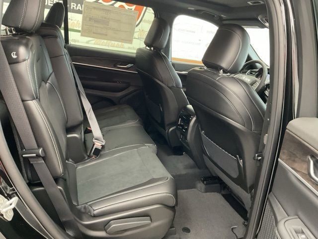 2026 Jeep Grand Cherokee GRAND CHEROKEE L LAREDO ALTITUDE 4X4