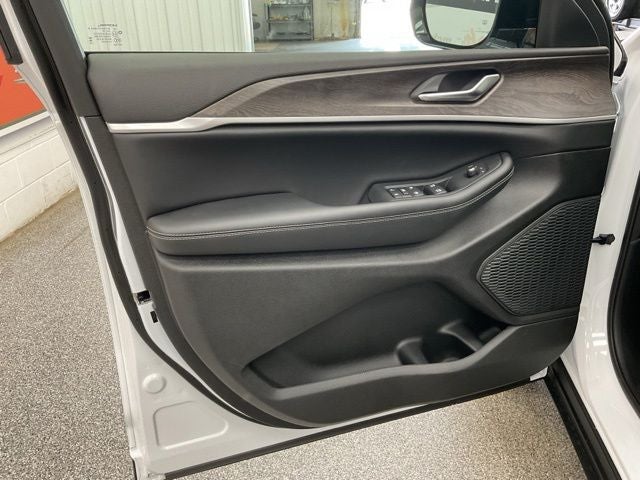 2026 Jeep Grand Cherokee GRAND CHEROKEE L LAREDO ALTITUDE 4X4