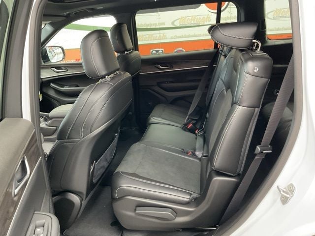 2026 Jeep Grand Cherokee GRAND CHEROKEE L LAREDO ALTITUDE 4X4