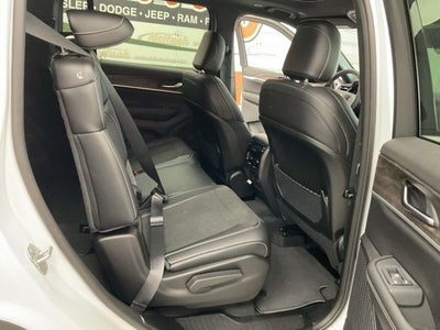 2026 Jeep Grand Cherokee GRAND CHEROKEE L LAREDO ALTITUDE 4X4