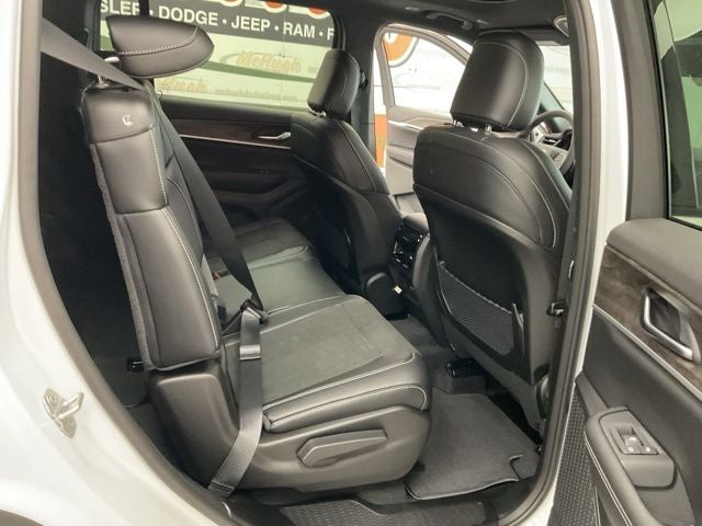 2026 Jeep Grand Cherokee GRAND CHEROKEE L LAREDO ALTITUDE 4X4