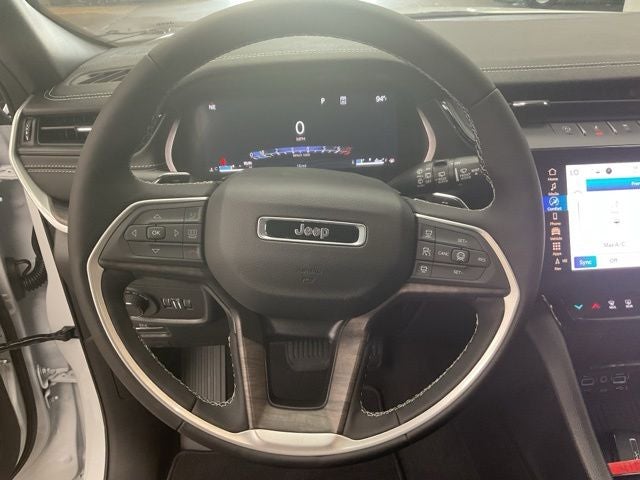 2026 Jeep Grand Cherokee GRAND CHEROKEE L LAREDO ALTITUDE 4X4