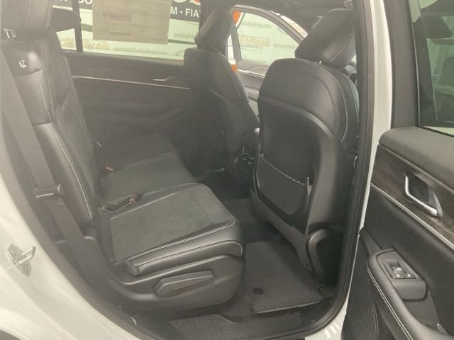 2026 Jeep Grand Cherokee GRAND CHEROKEE L LAREDO ALTITUDE 4X4
