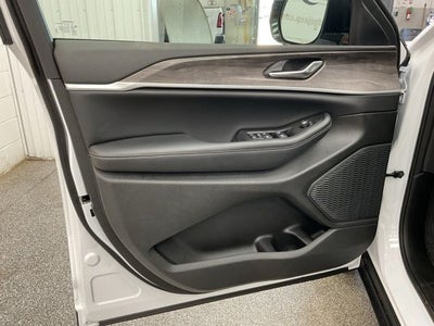 2026 Jeep Grand Cherokee GRAND CHEROKEE L LAREDO ALTITUDE 4X4