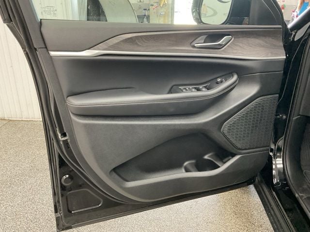 2026 Jeep Grand Cherokee GRAND CHEROKEE L LAREDO ALTITUDE 4X4