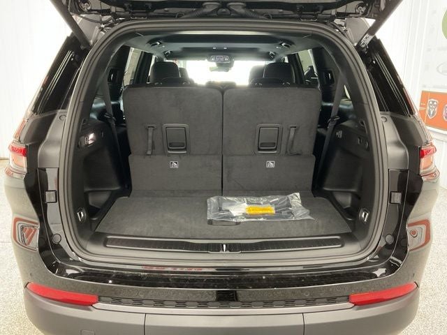 2026 Jeep Grand Cherokee GRAND CHEROKEE L LAREDO ALTITUDE 4X4